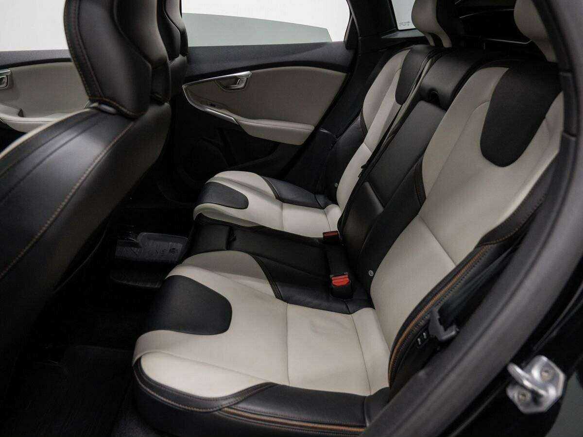 Volvo V40 Cross Country 2015