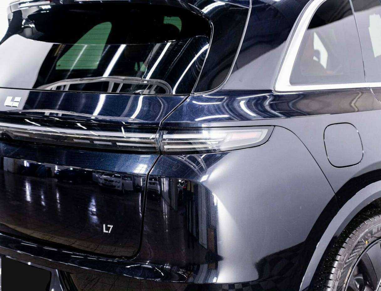 Li Auto (Lixiang) L7 2024
