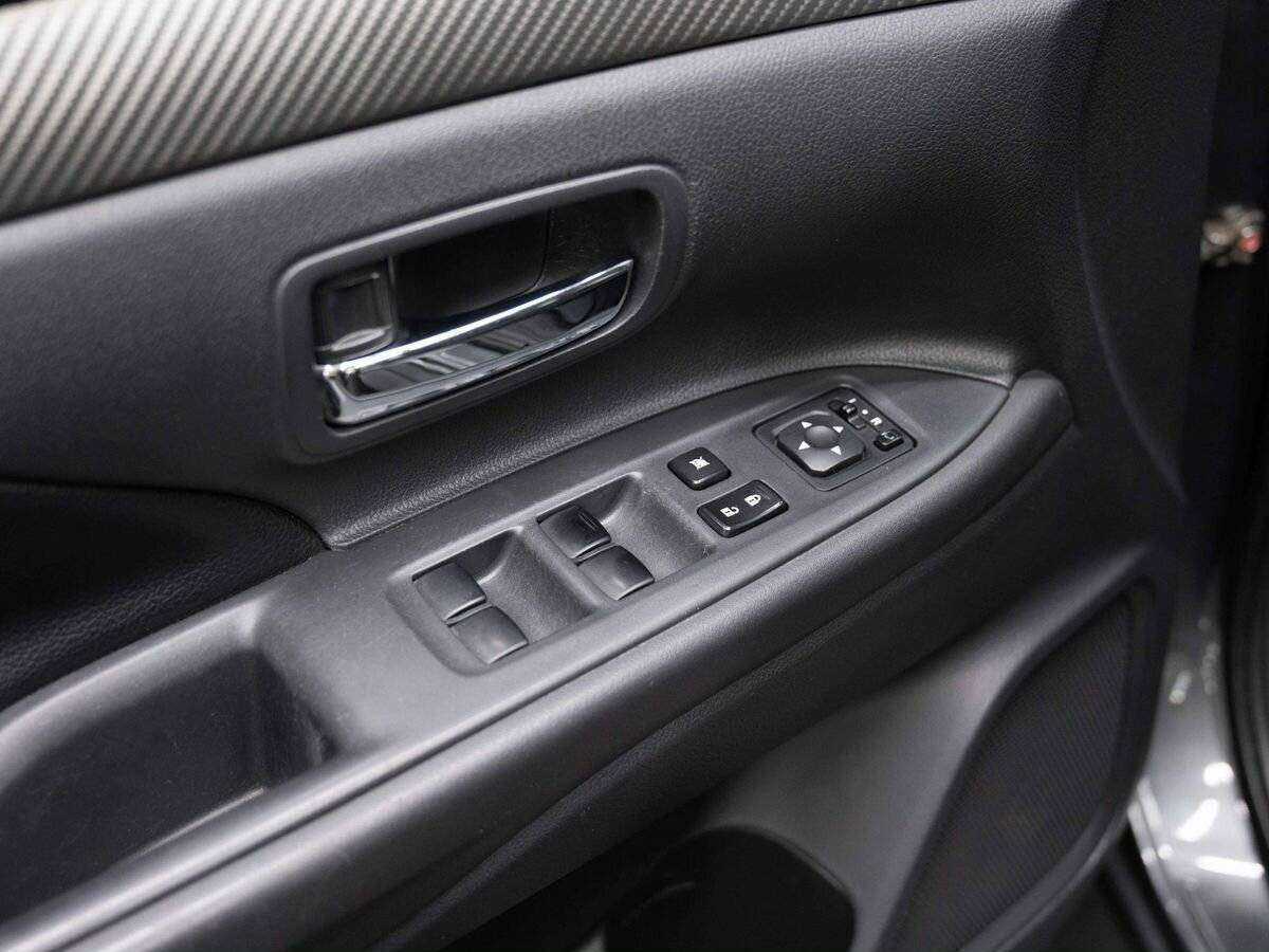 Mitsubishi Outlander 2013