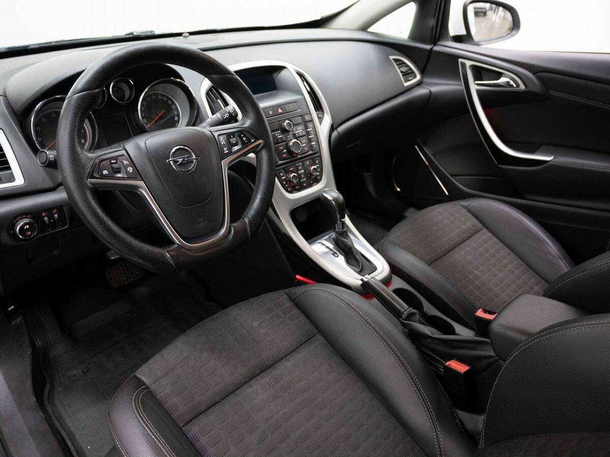 Opel Astra 2012