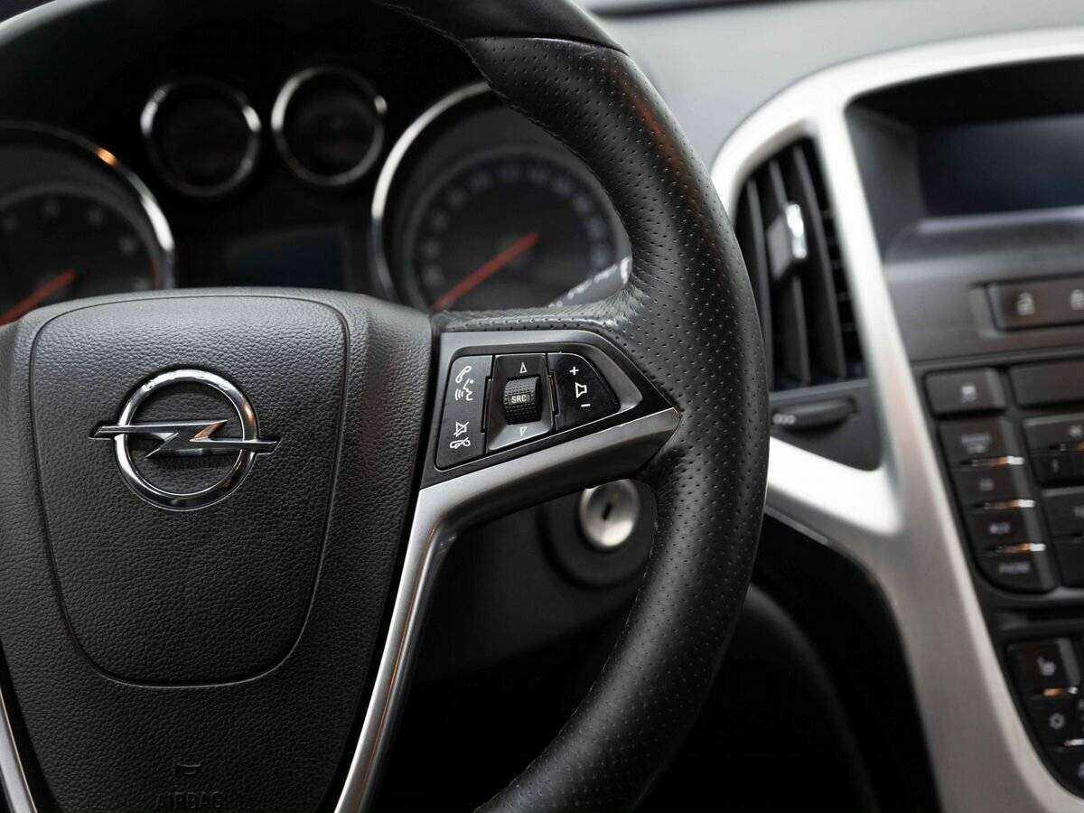 Opel Astra 2012