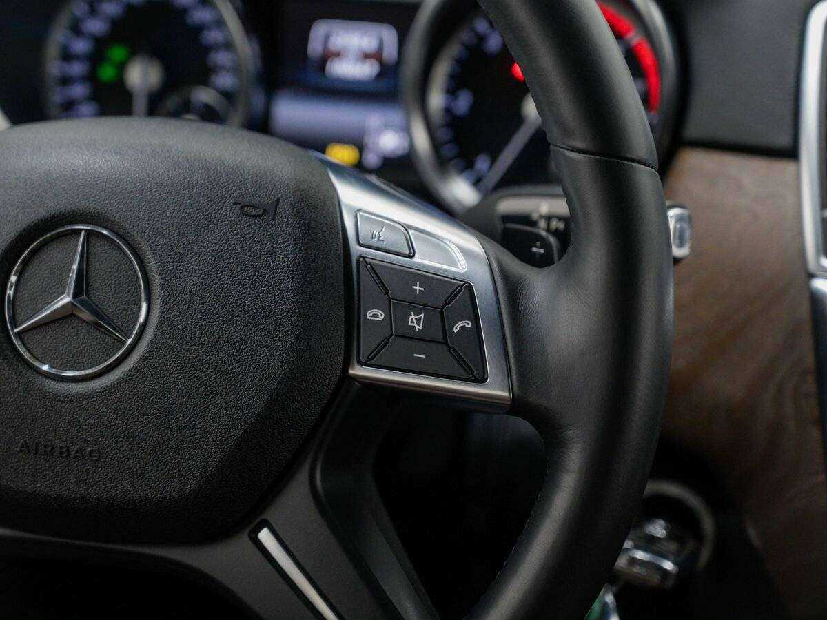 Mercedes-Benz M-Класс 2013