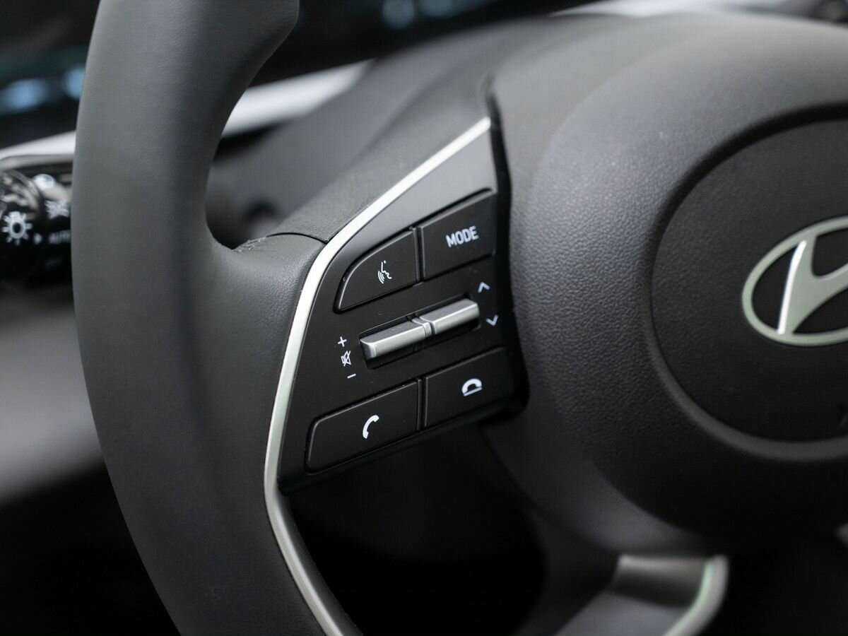 Hyundai Elantra 2023