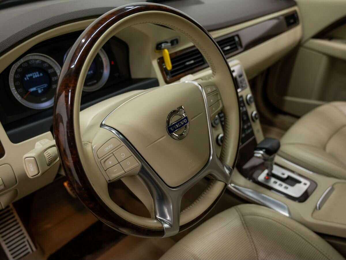 Volvo XC70 2011
