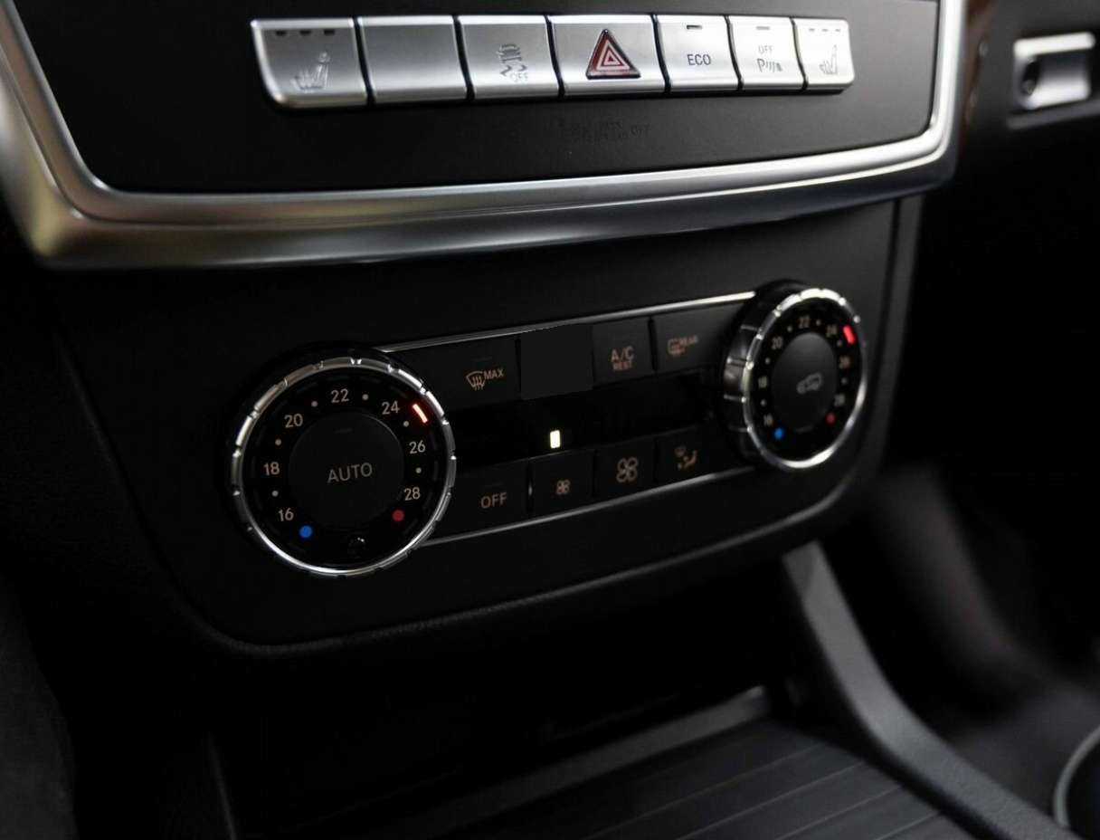 Mercedes-Benz M-Класс 2012
