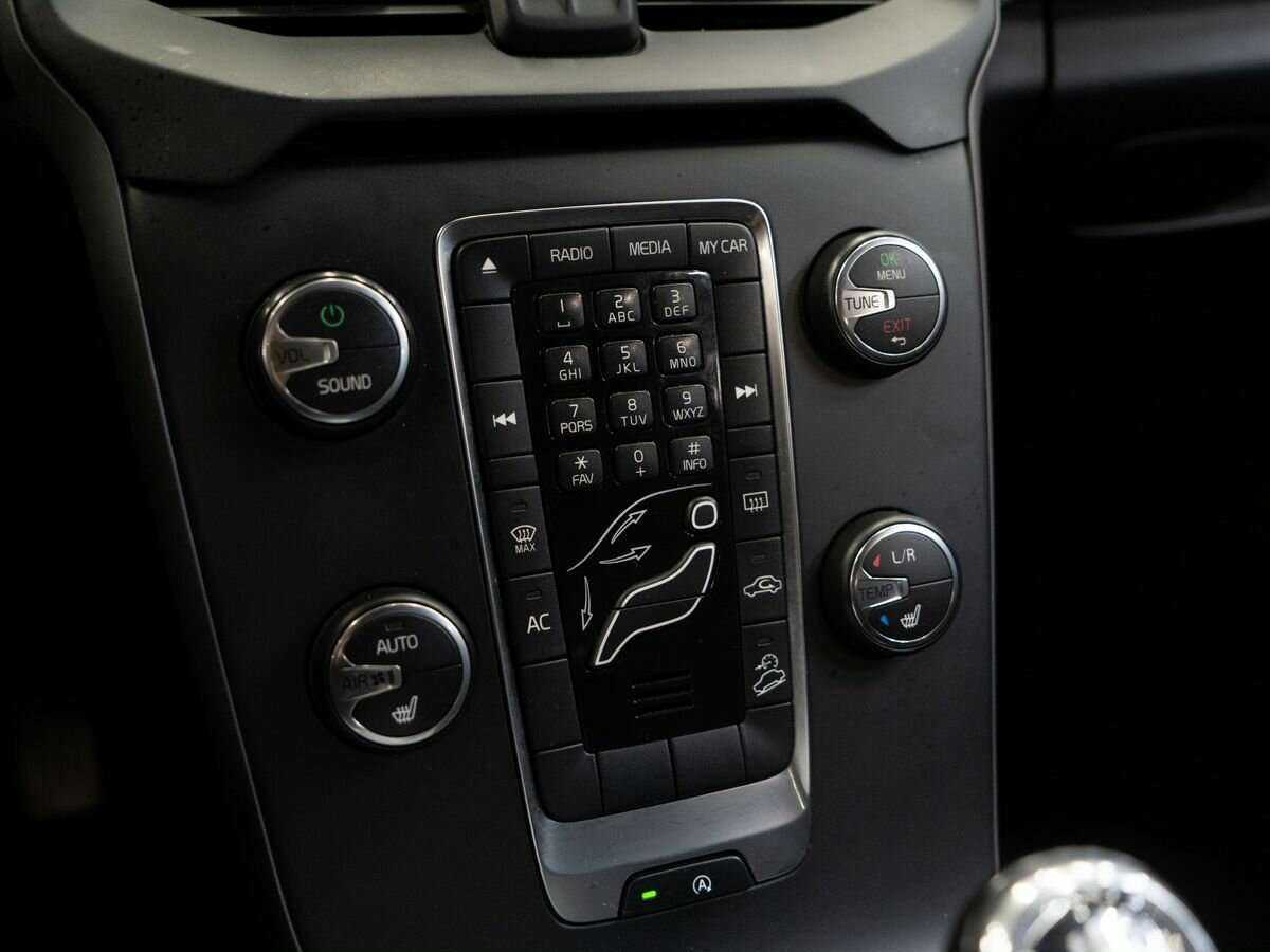 Volvo V40 Cross Country 2013