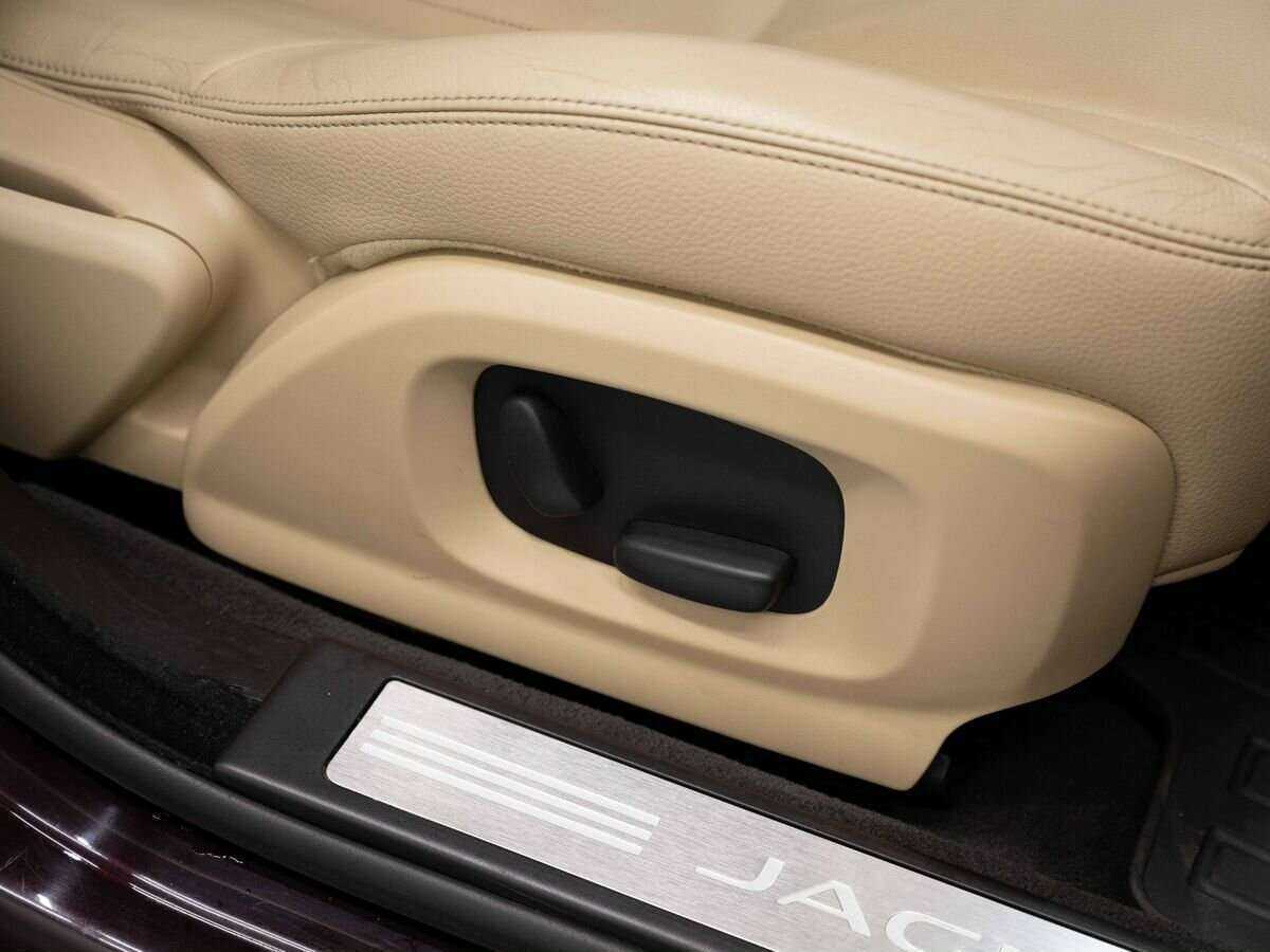 Jaguar XF 2013