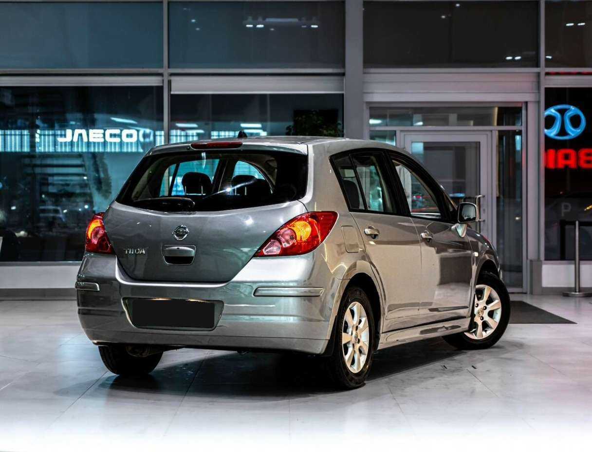 Nissan Tiida 2011