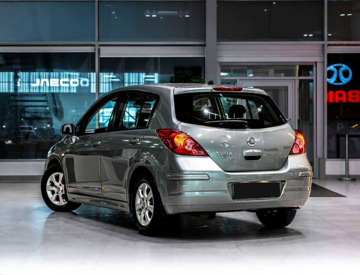 Nissan Tiida 2011