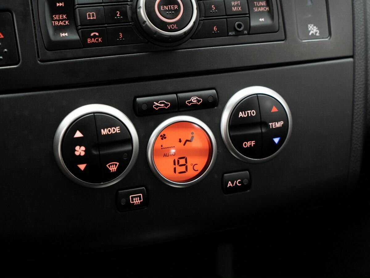 Nissan Tiida 2011