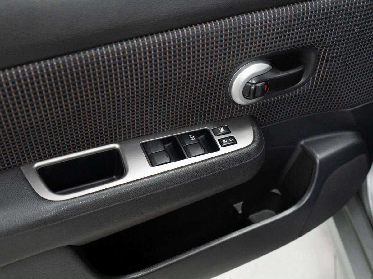Nissan Tiida 2011