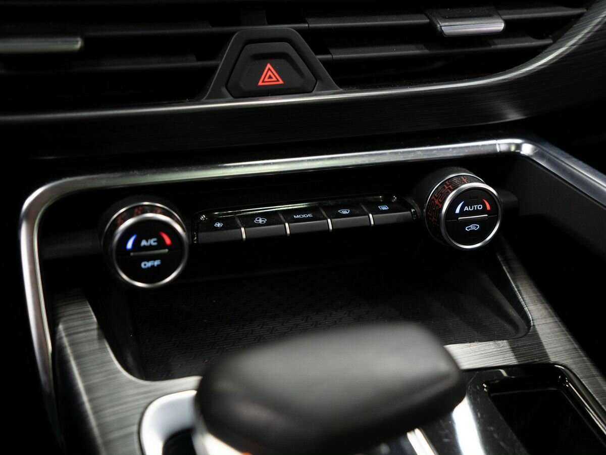 Geely Tugella 2021