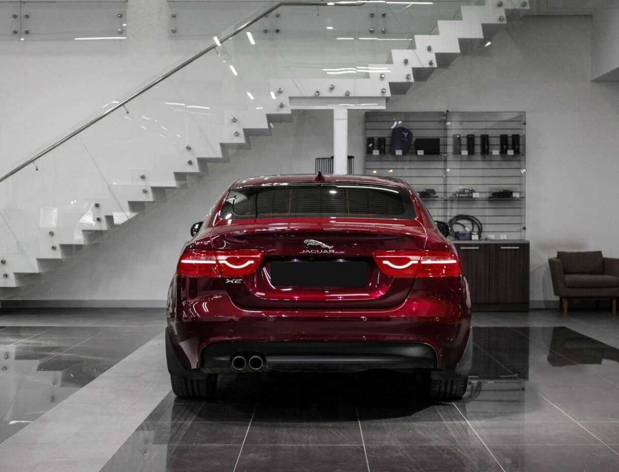 Jaguar XE