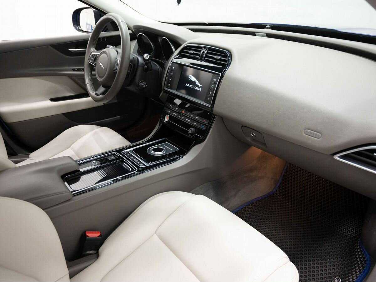 Jaguar XE 2017