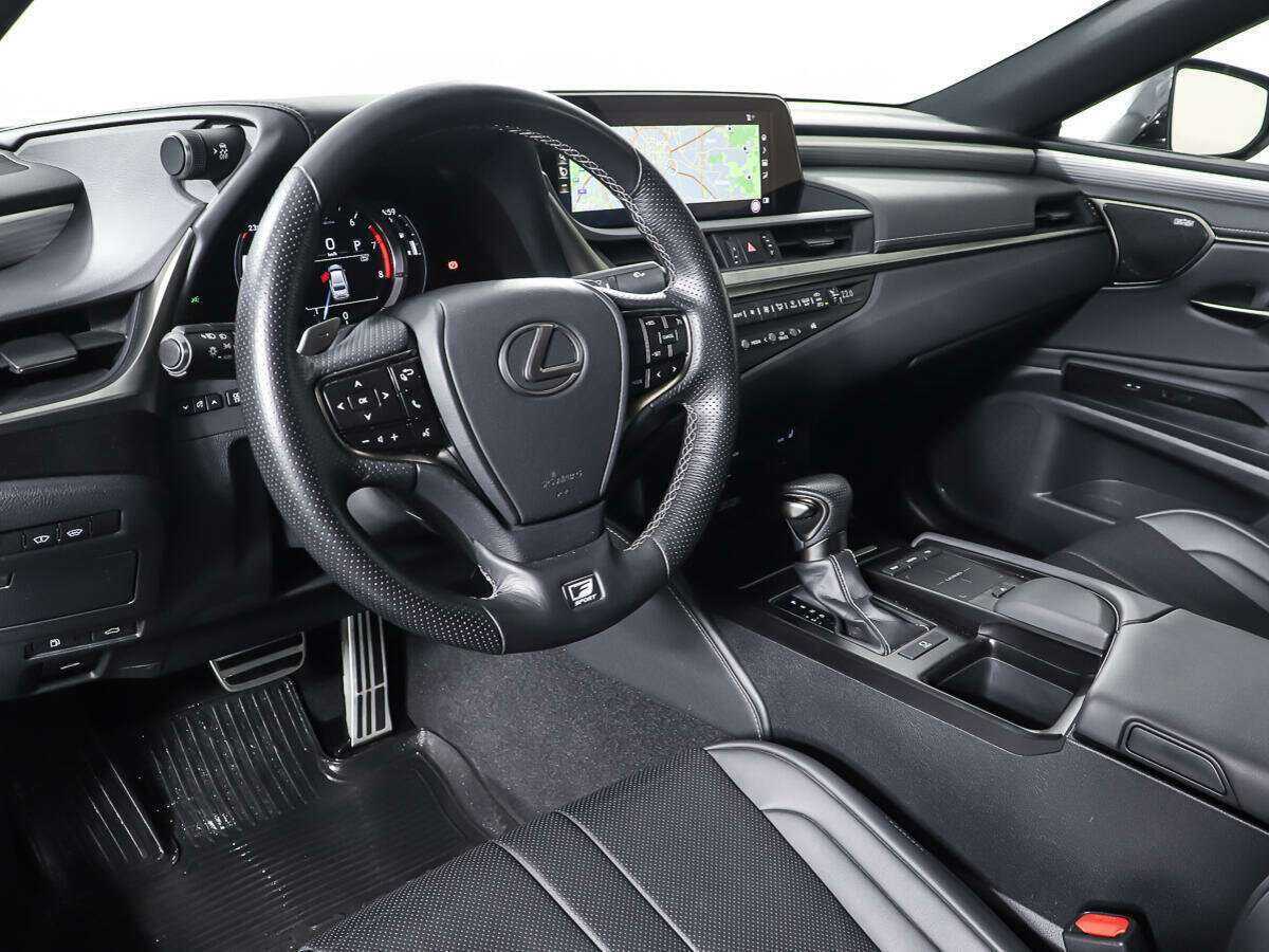 Lexus ES 2020