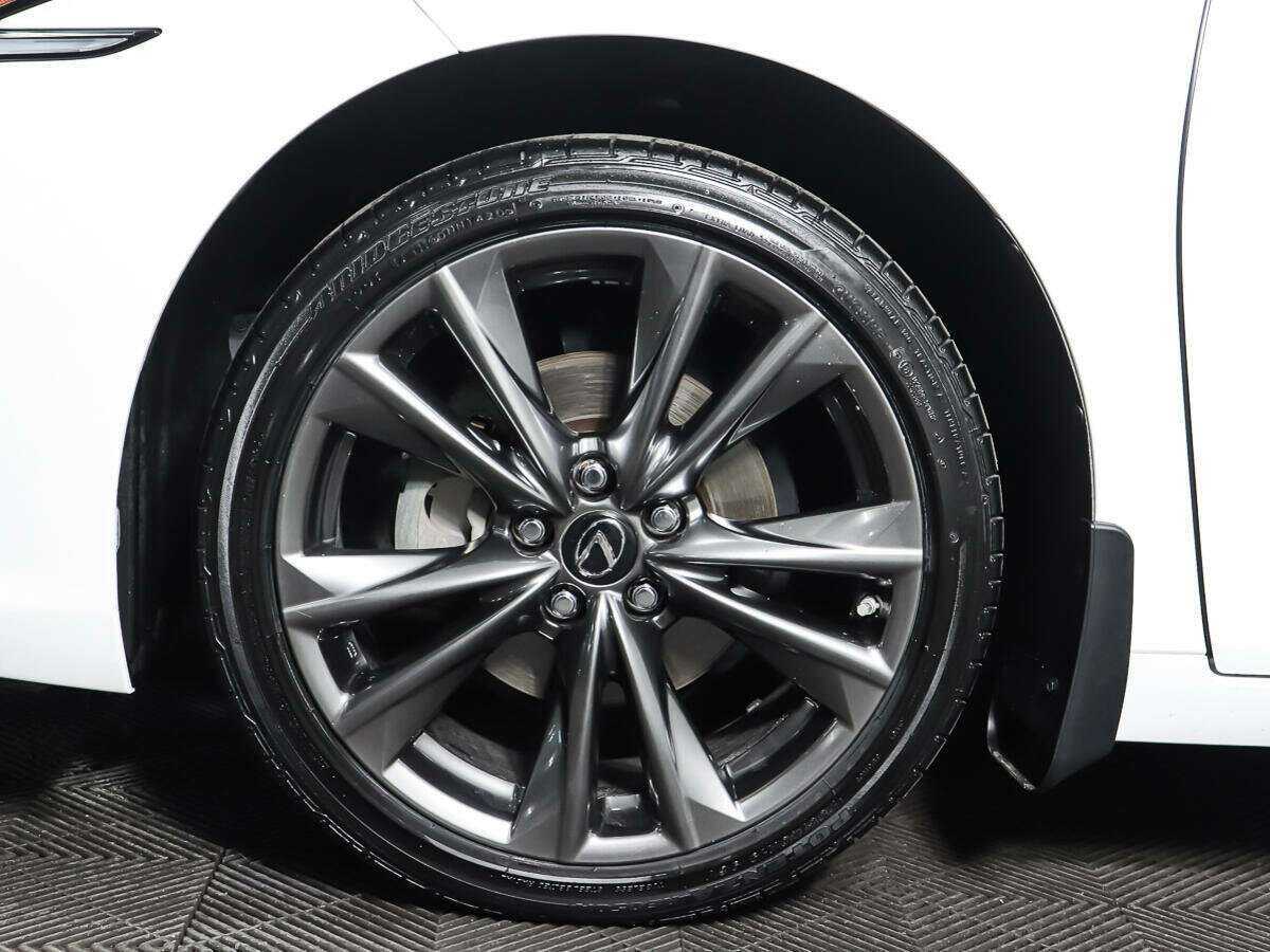 Lexus ES 2020