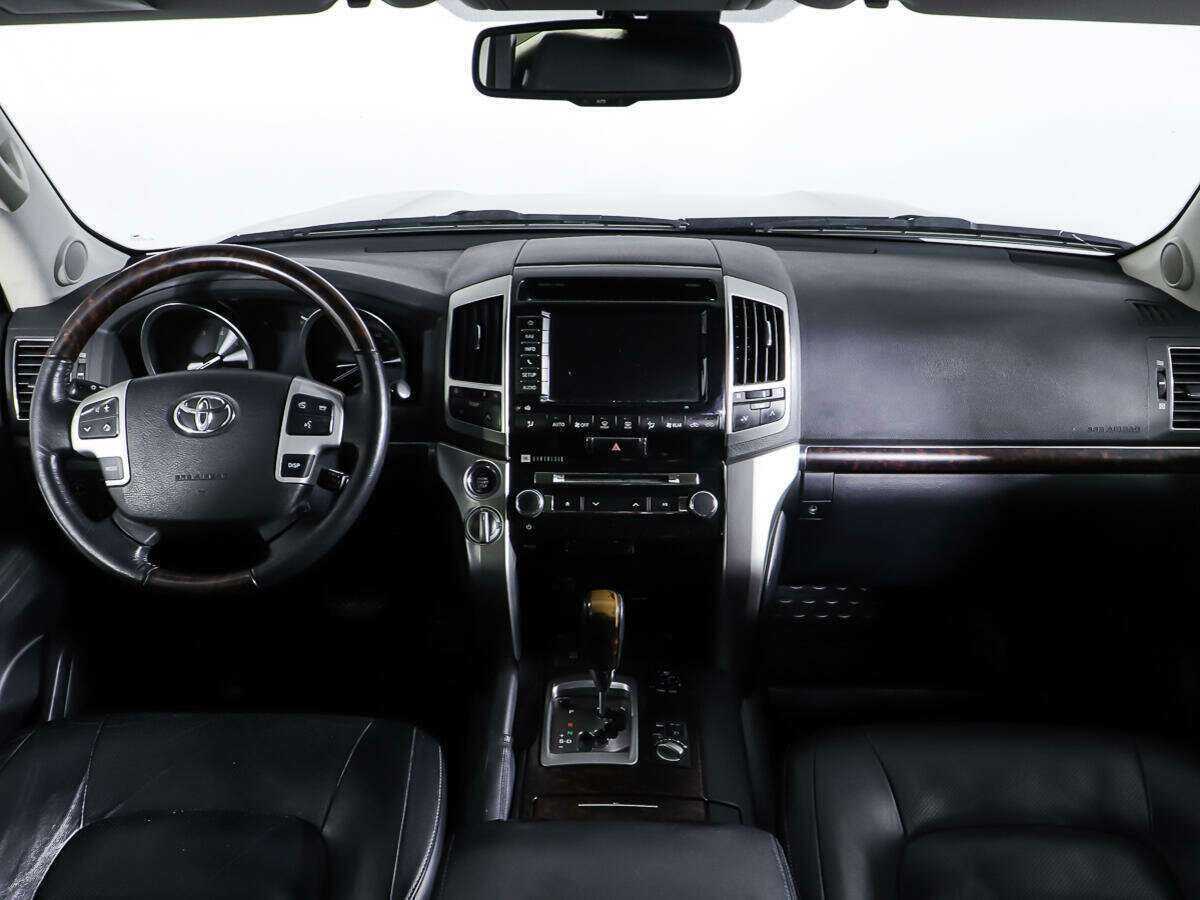 Toyota Land Cruiser 2012