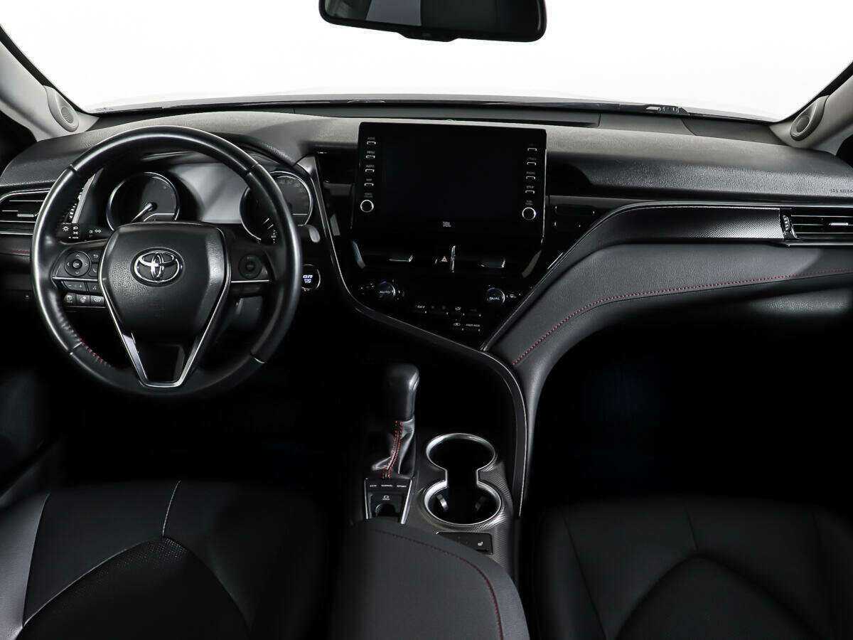 Toyota Camry 2021