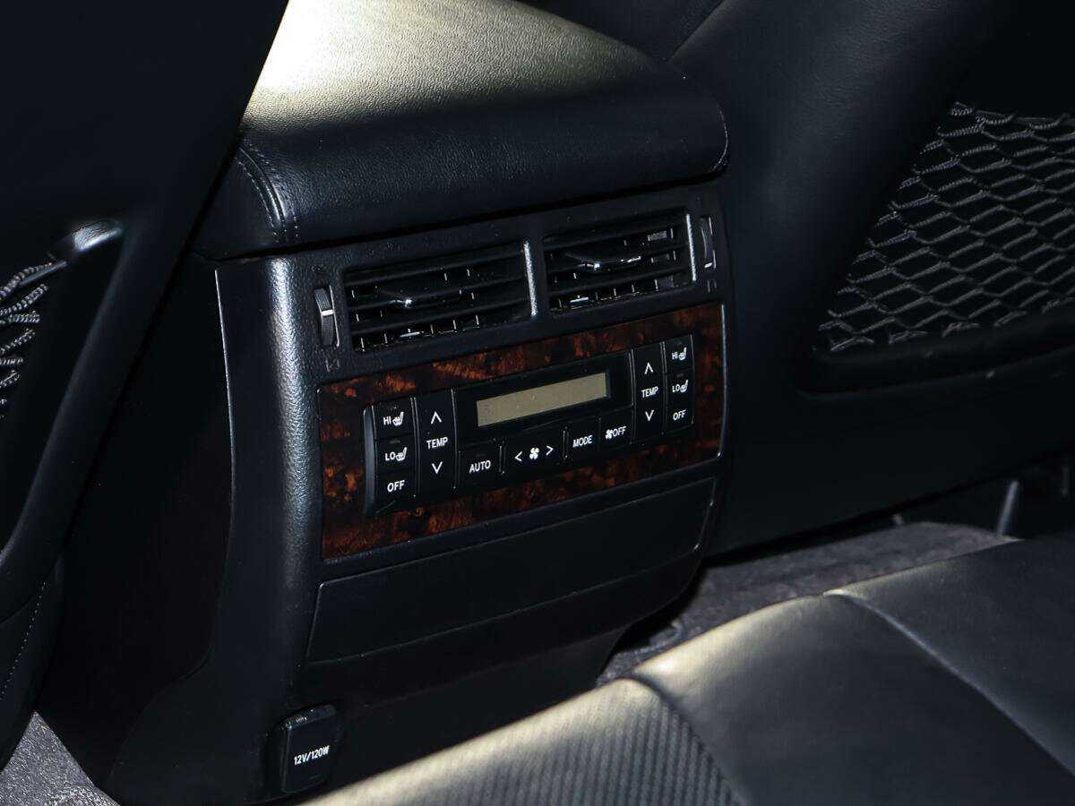 Toyota Land Cruiser 2012
