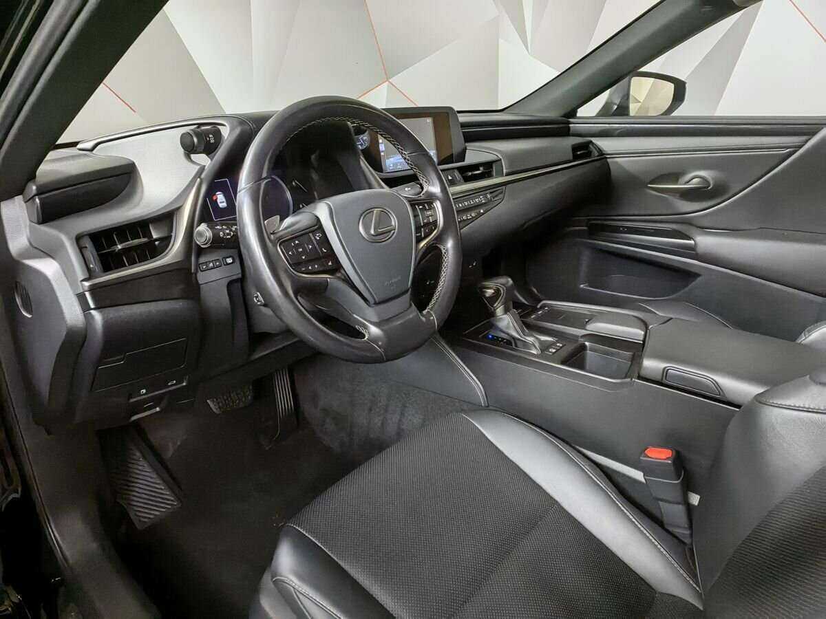 Lexus ES 2019