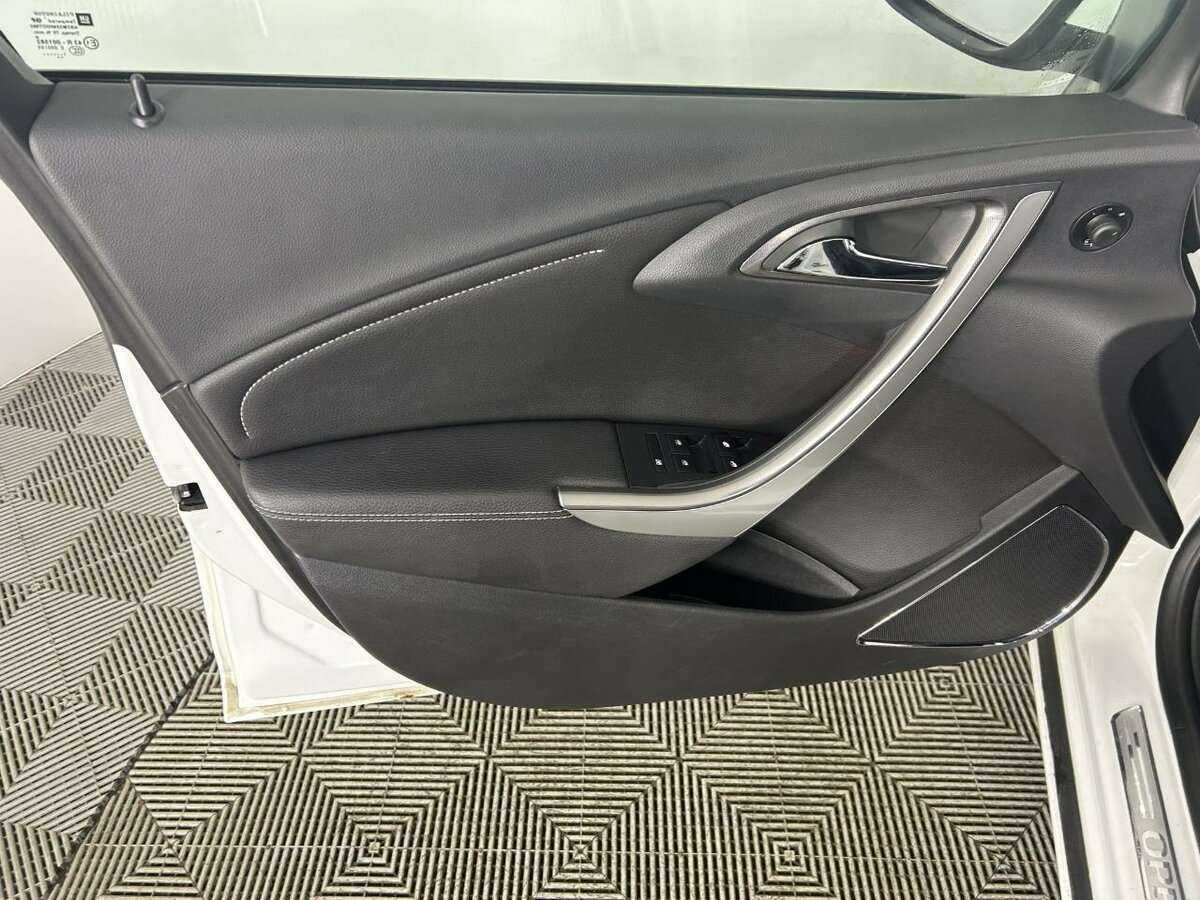 Opel Astra 2011
