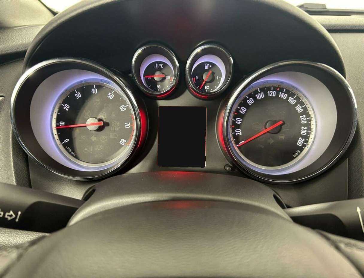 Opel Astra 2011