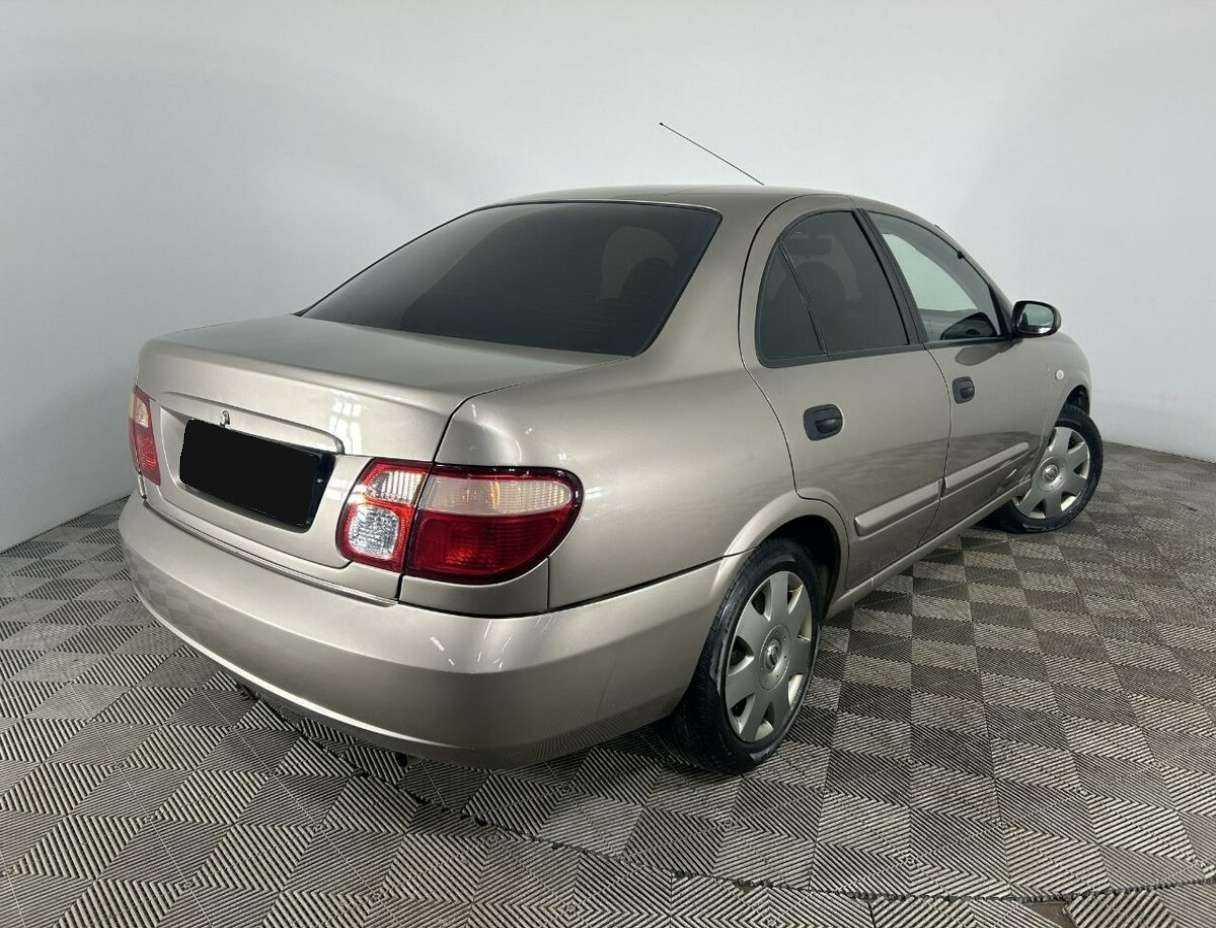 Nissan Almera
