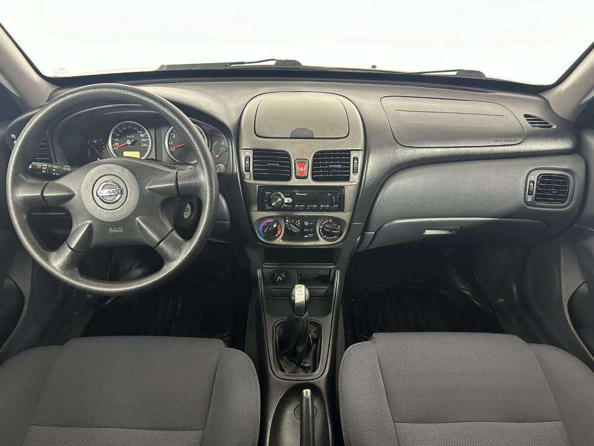 Nissan Almera