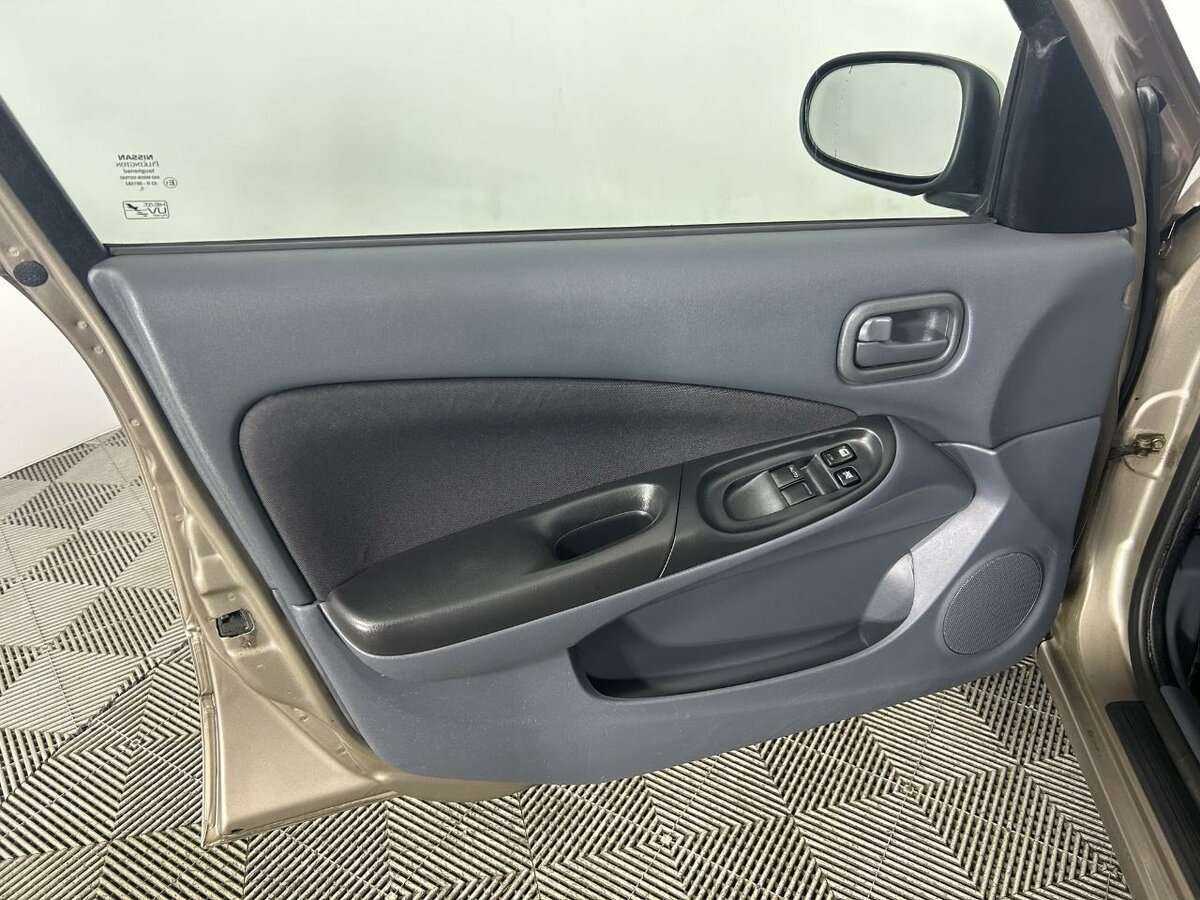 Nissan Almera