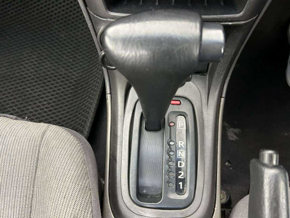 Nissan Sunny 2004