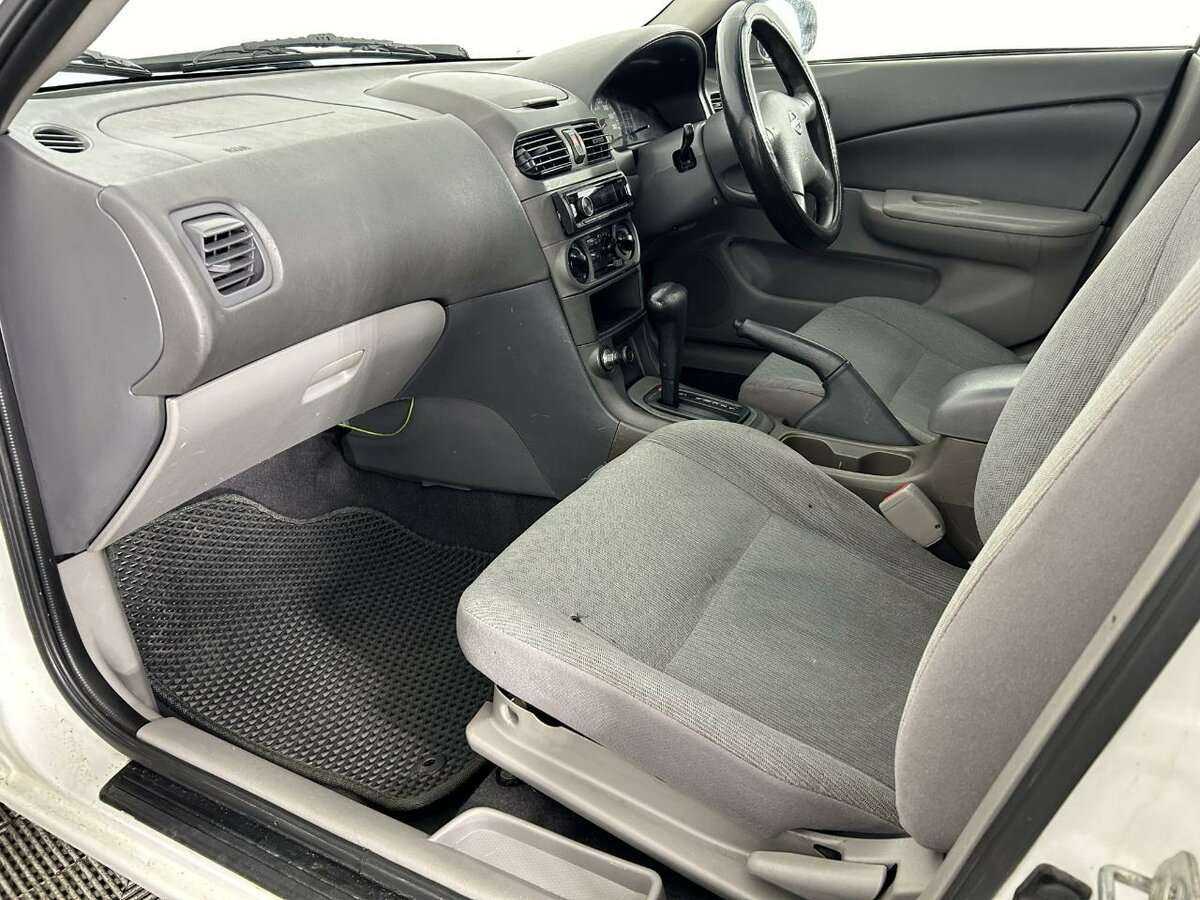 Nissan Sunny 2004