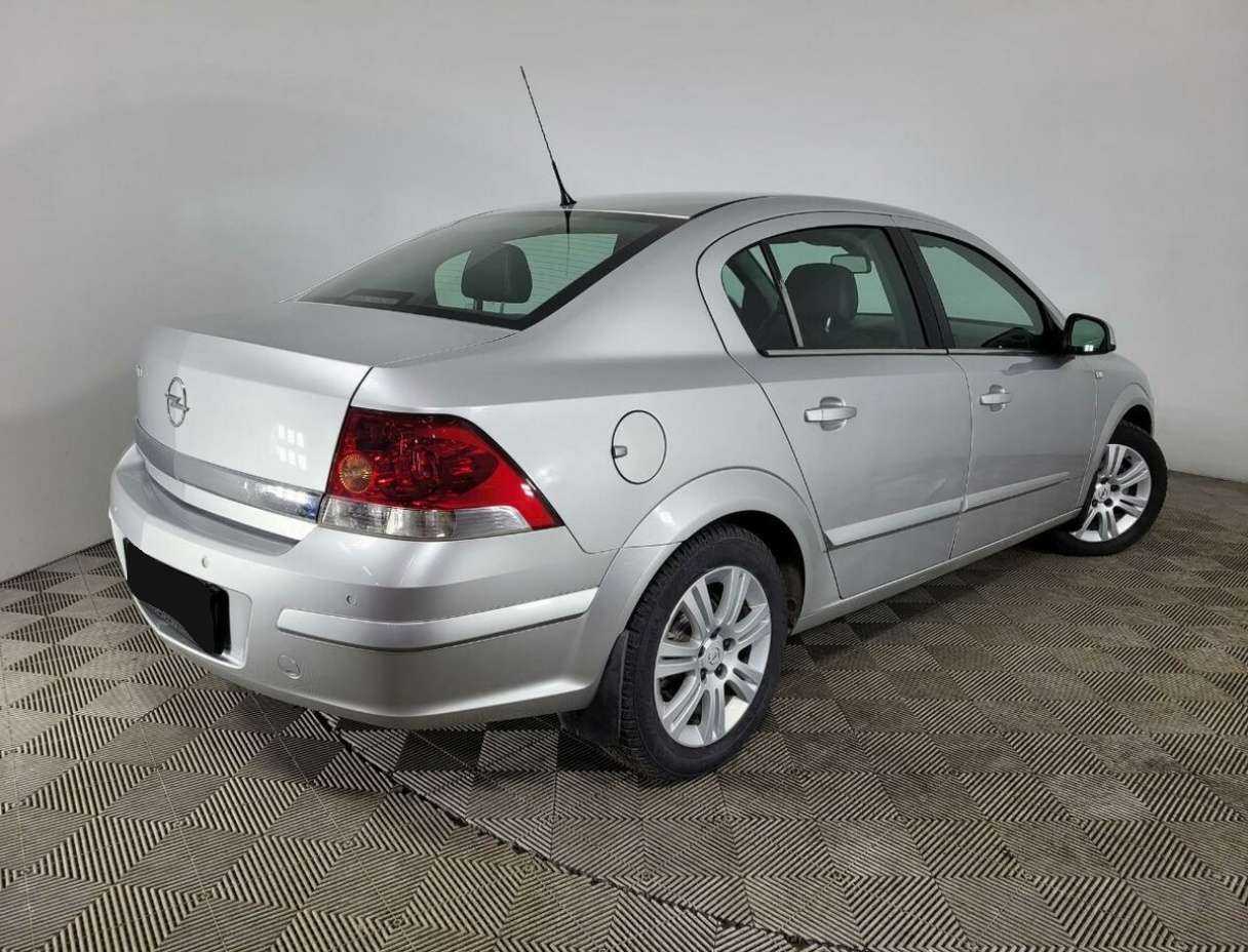 Opel Astra 2012