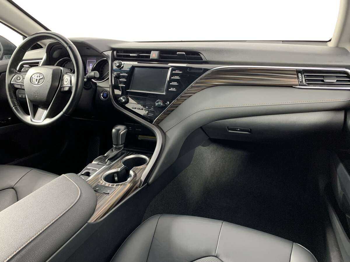 Toyota Camry 2019