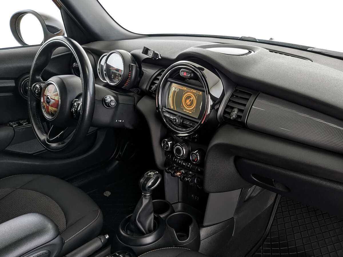Mini Hatch 2017