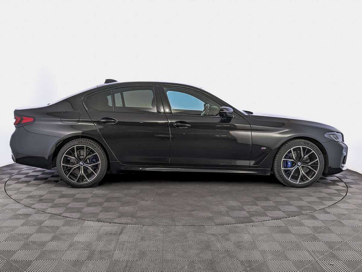 BMW 5 серии 2021
