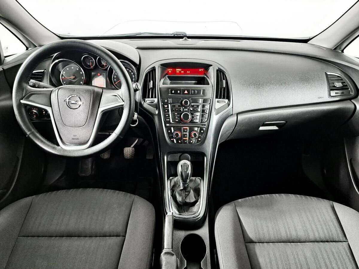 Opel Astra 2011