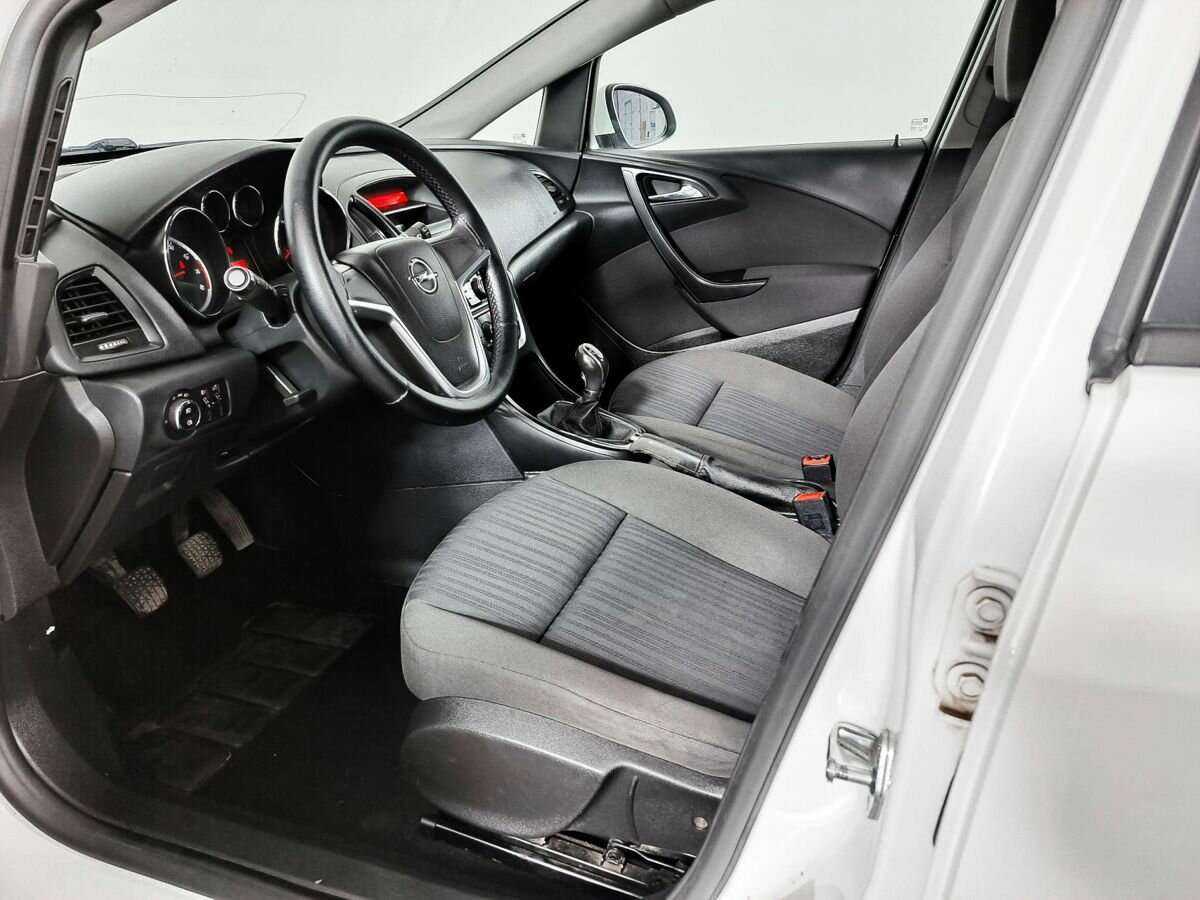 Opel Astra 2011