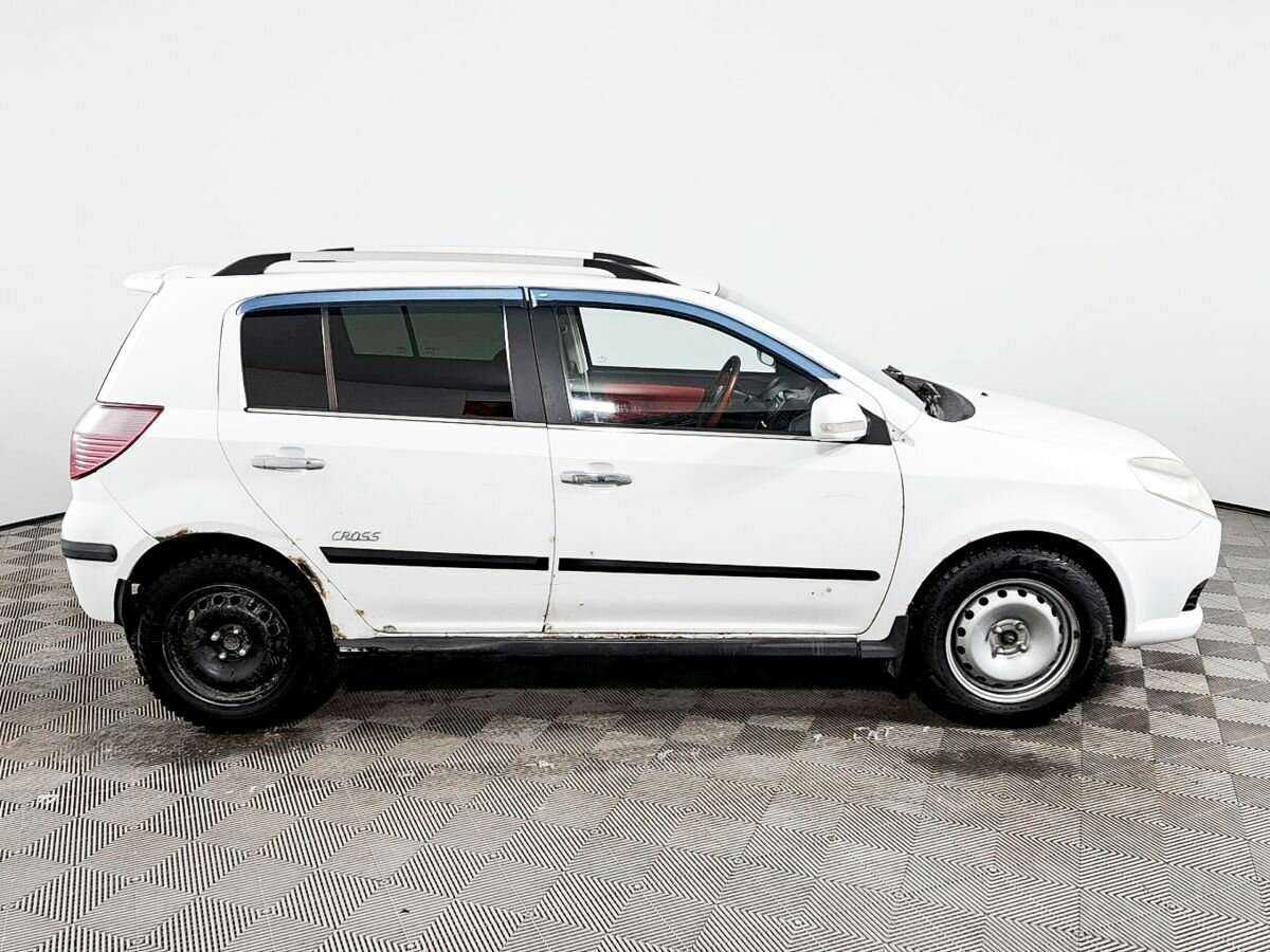 Geely MK Cross