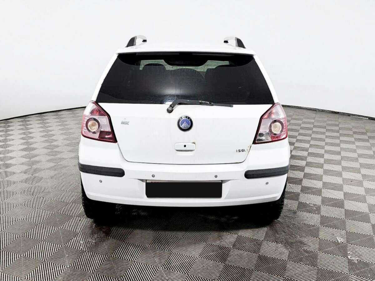 Geely MK Cross