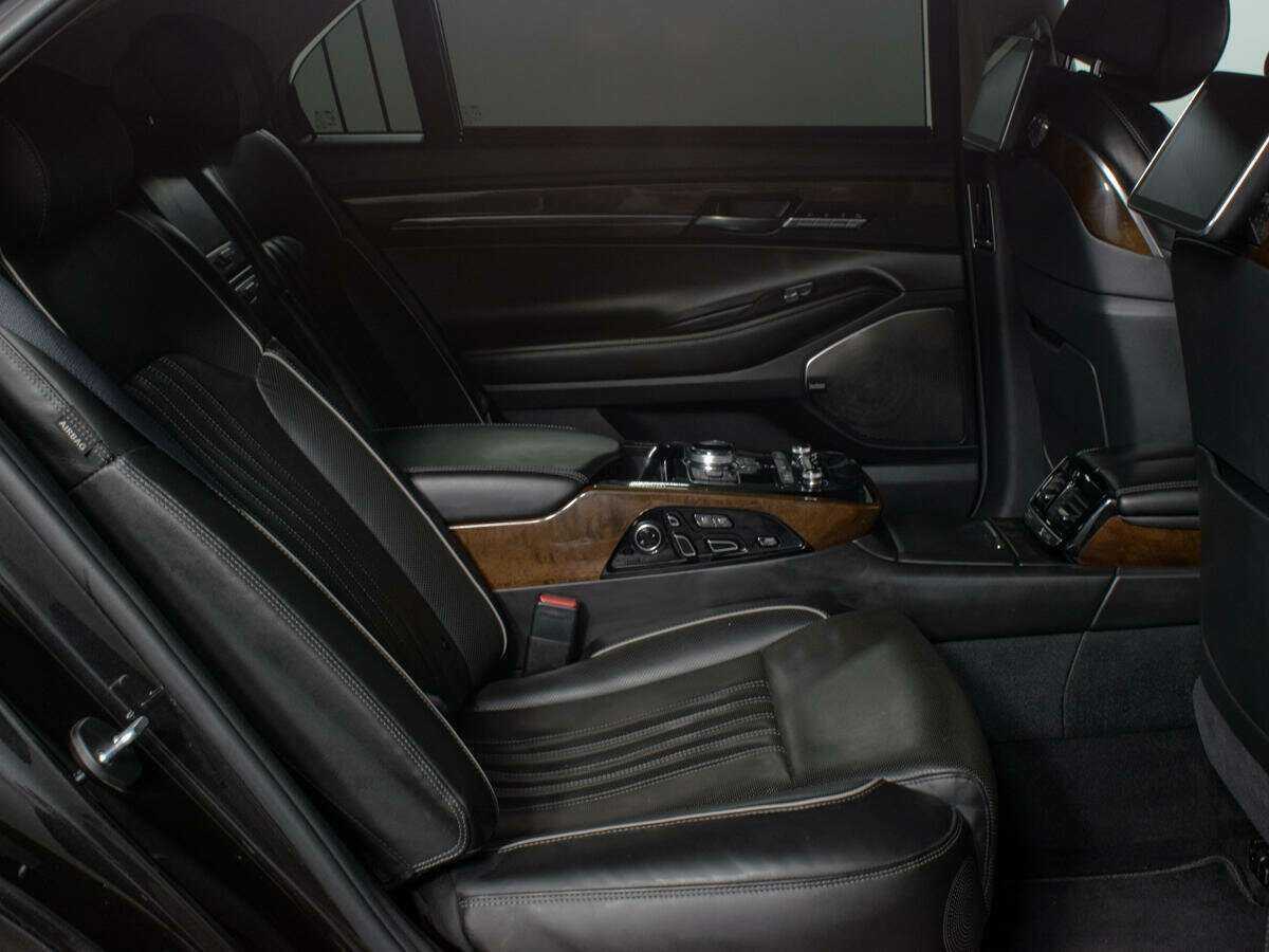 Genesis G90 2017