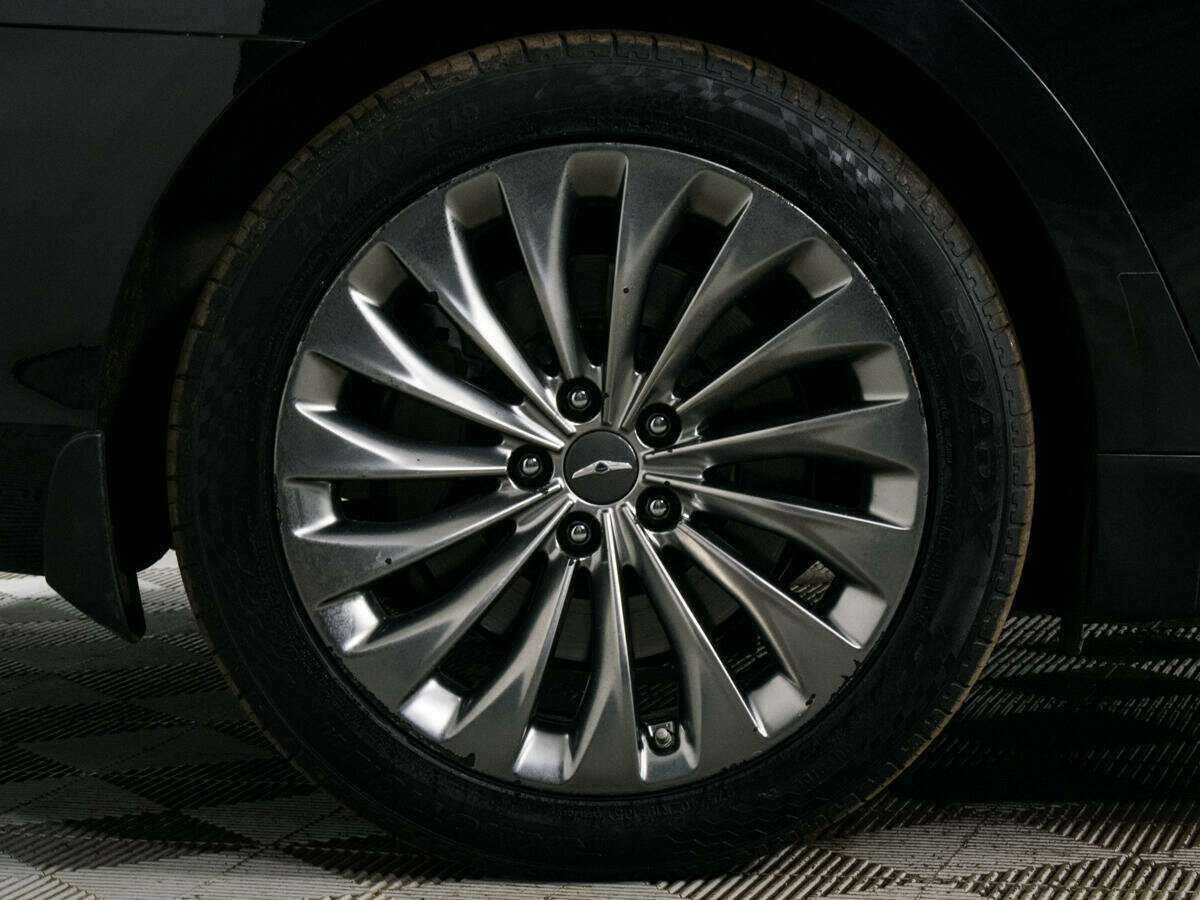 Genesis G90 2017
