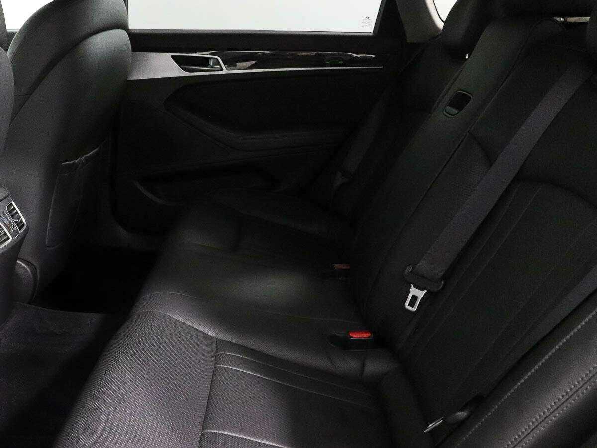 Hyundai Genesis 2015