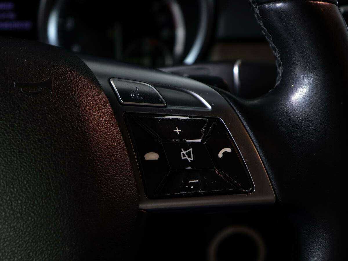Mercedes-Benz M-Класс 2012