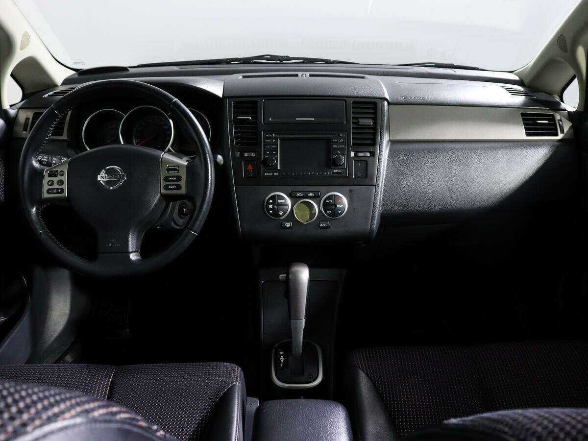Nissan Tiida 2012