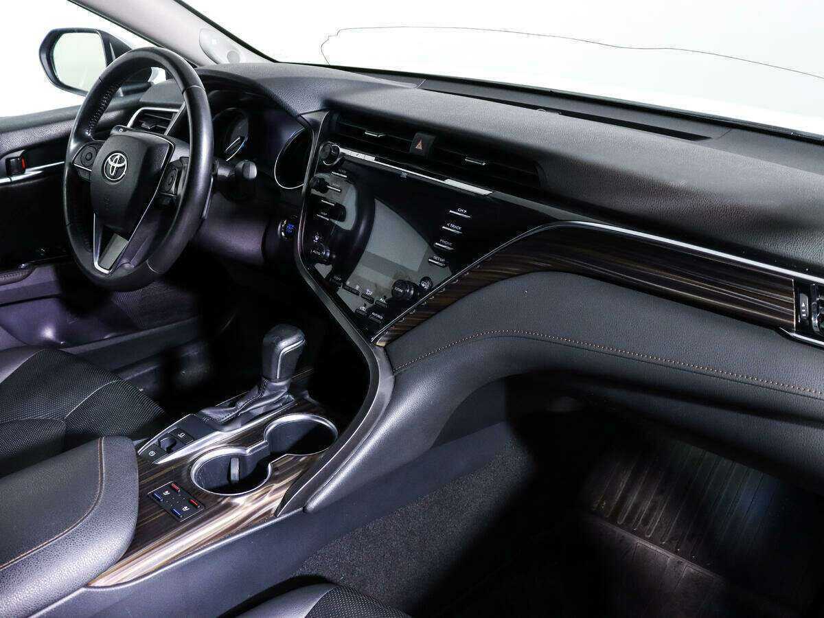 Toyota Camry 2019