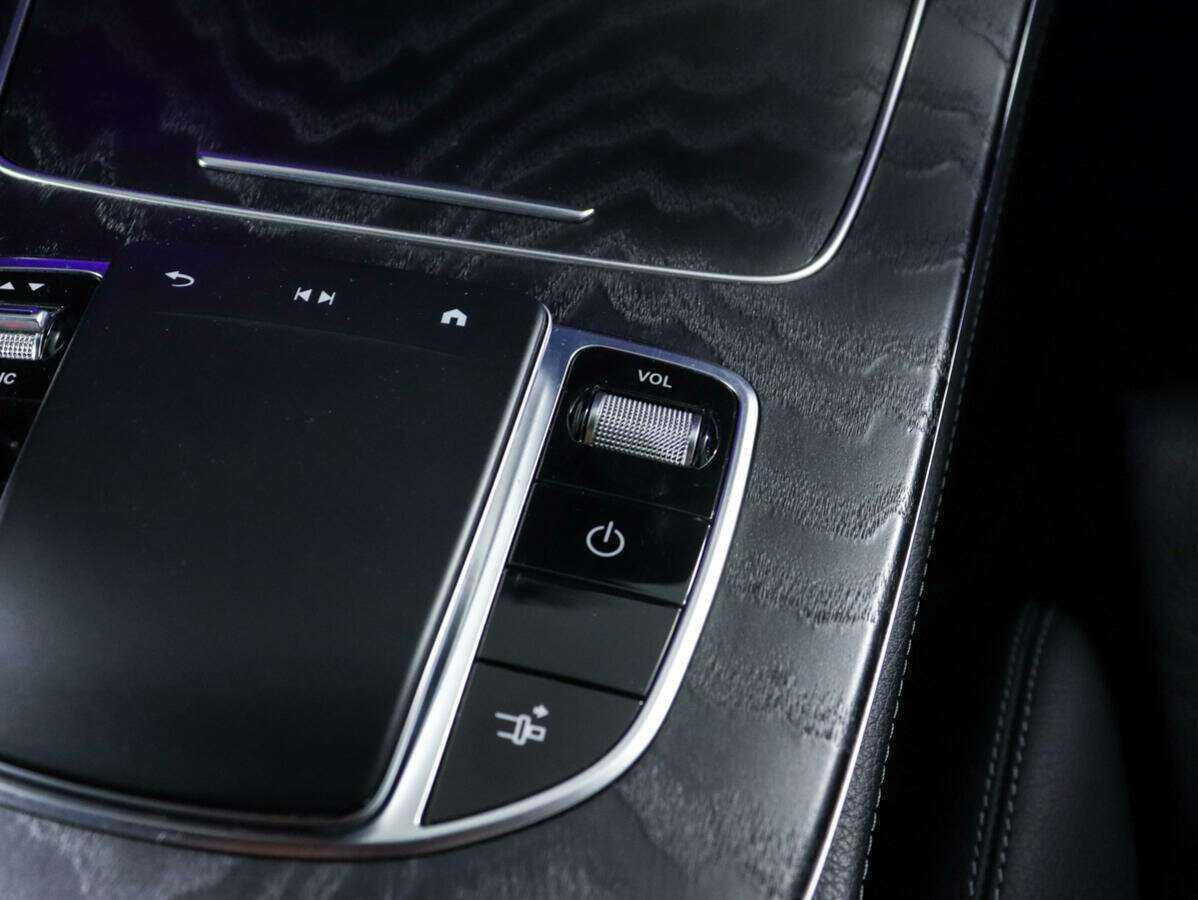Mercedes-Benz E-Класс 2021