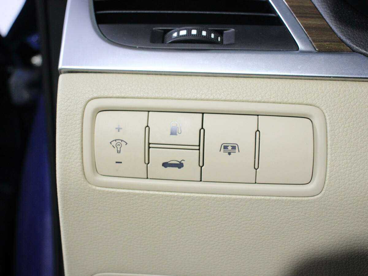 Hyundai Genesis 2015