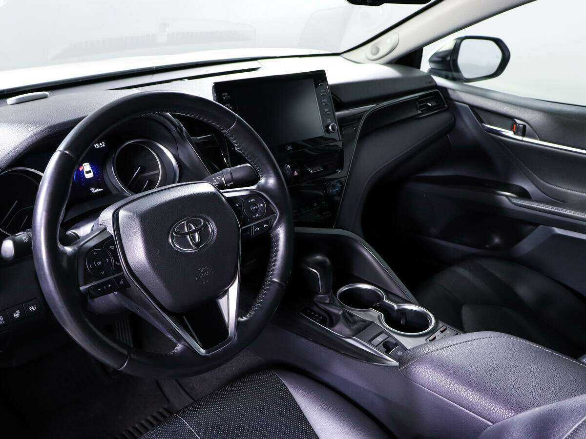 Toyota Camry 2021