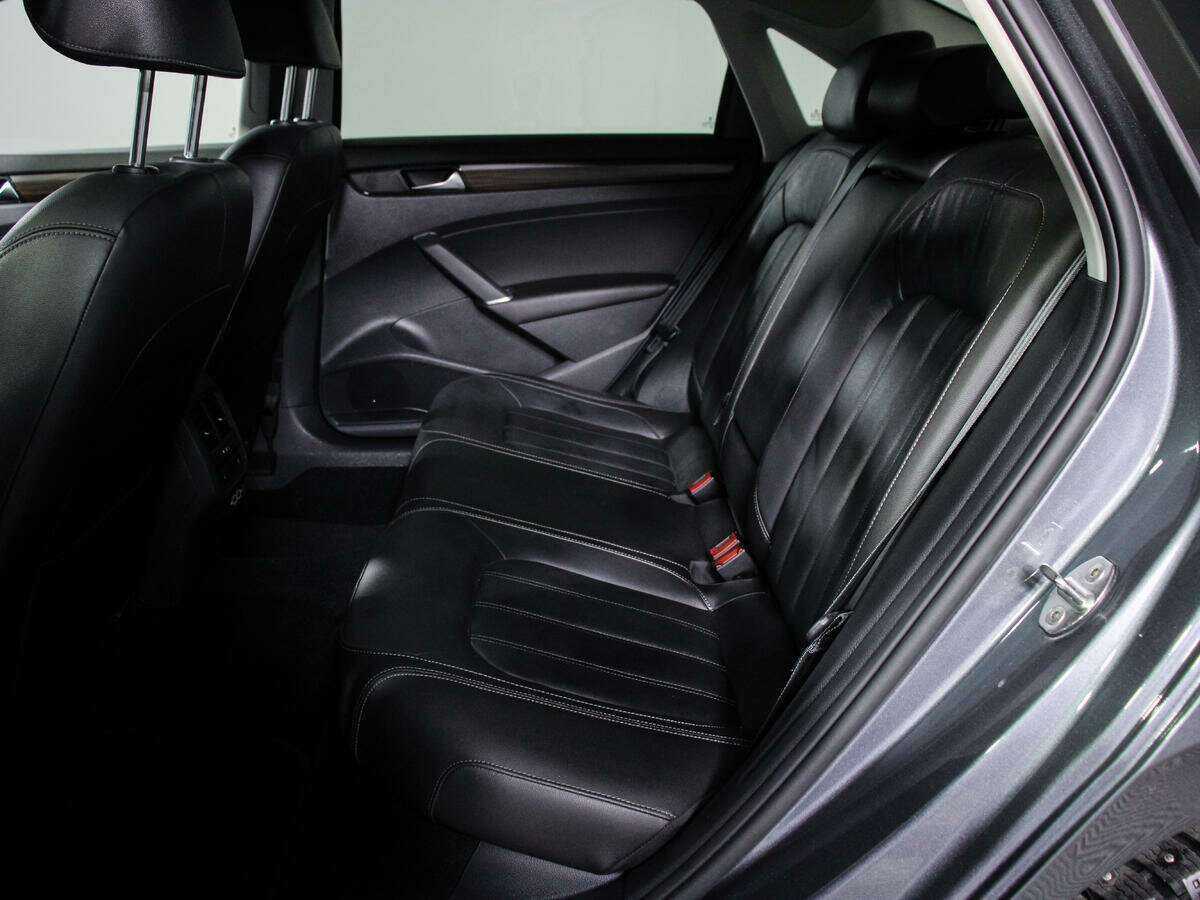 Volkswagen Passat (North America and China)