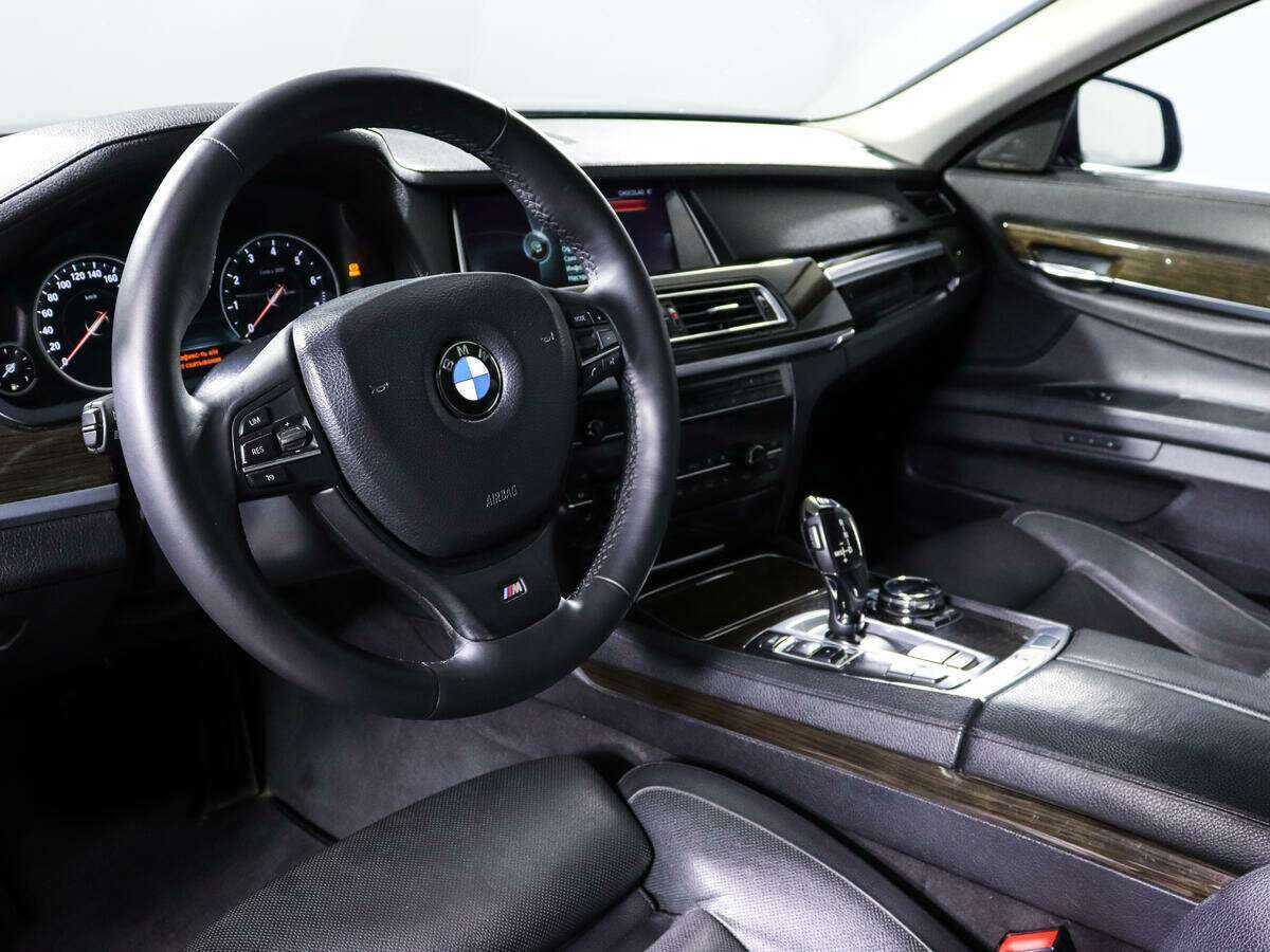 BMW 7 серии 2013